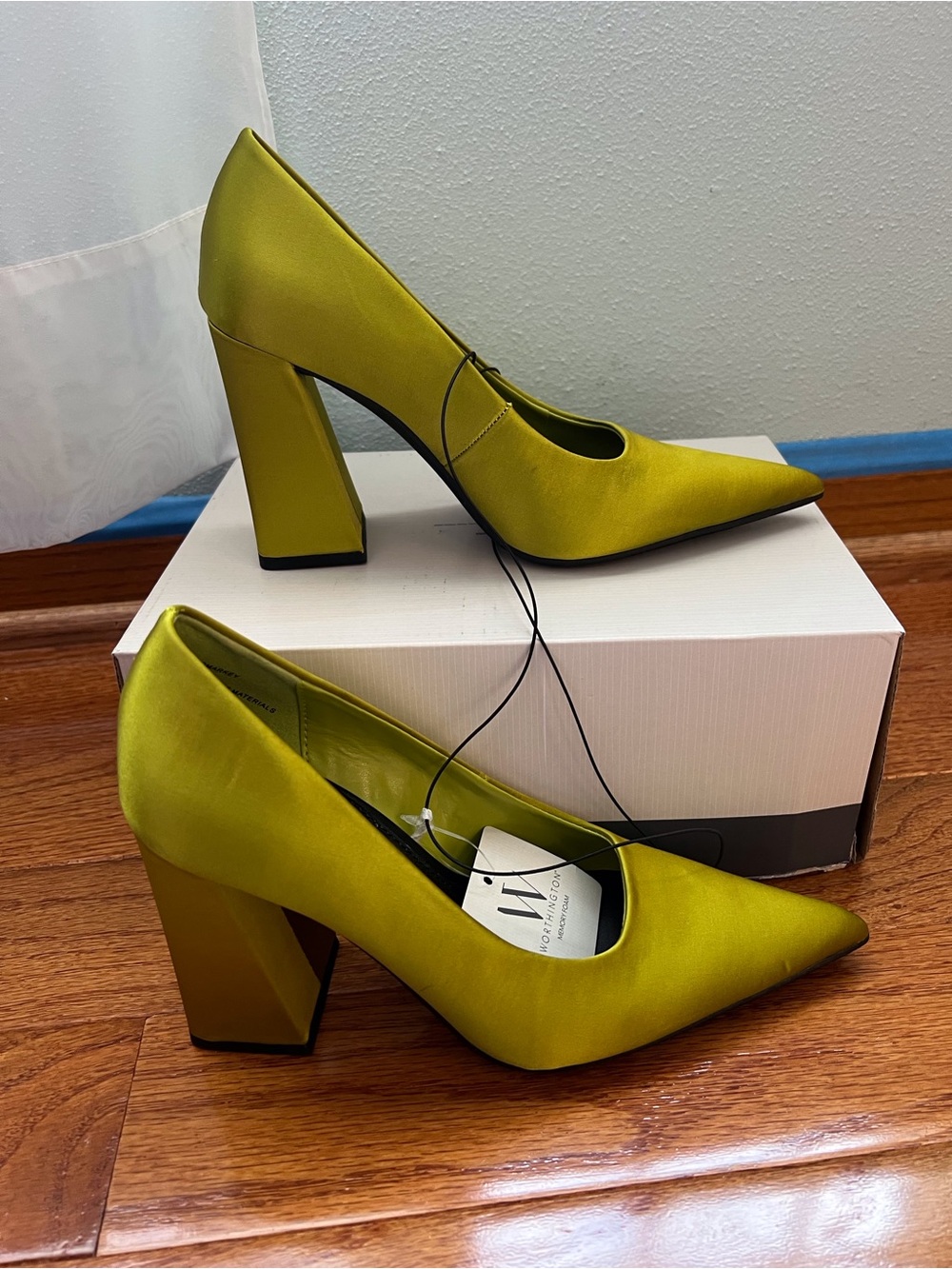 Worthington Pointed Block Heel Pumps in Chartreuse Green